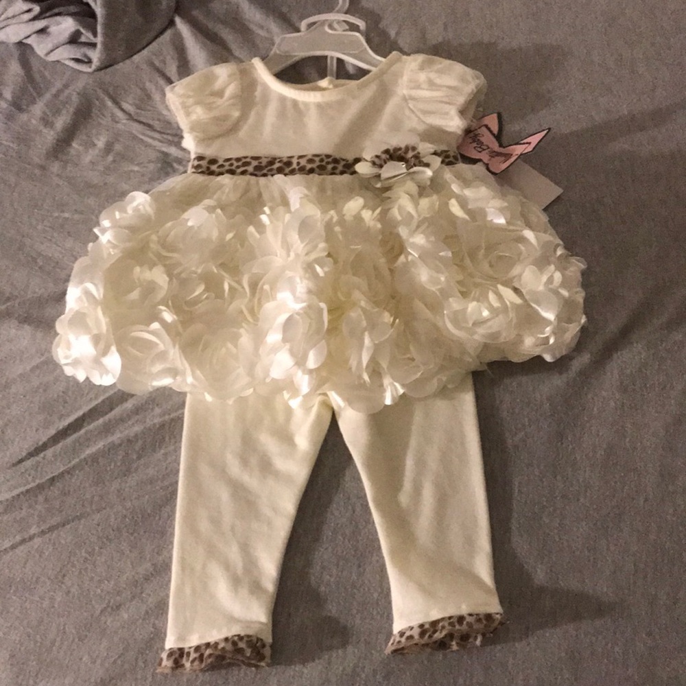 Baby girl dress 2 piece set.